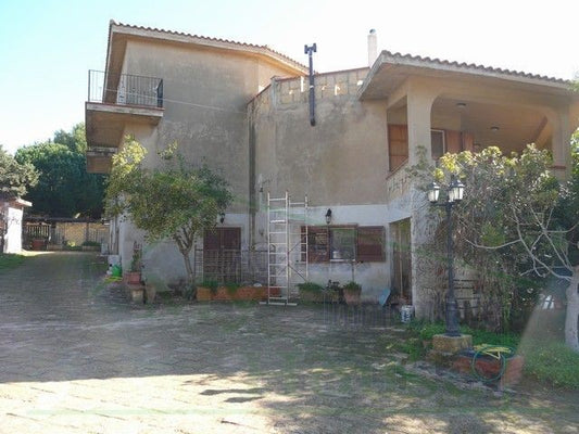 VILLA A SAN LEONE