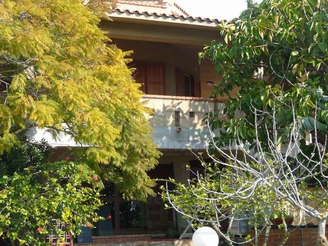 VILLA A SAN LEONE