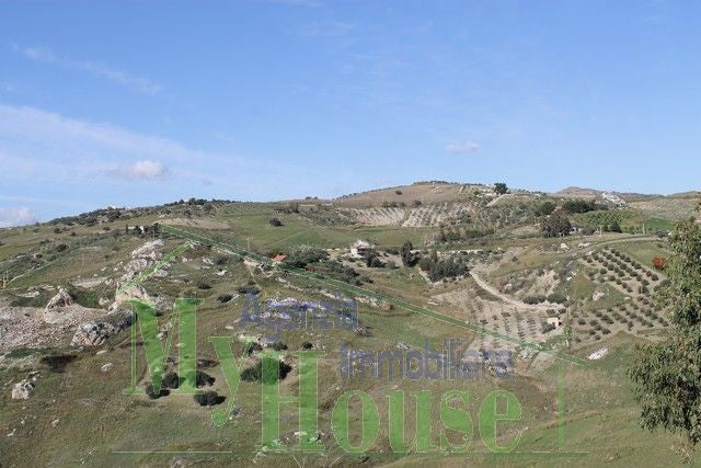 LAND FERRO CONTRADA QUARTO DI ROCCHI - PROPERTY IN SICILY