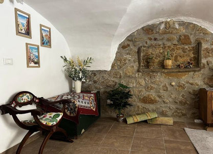 CASA MONTALBANO SALITA MARTIRI 16 MARZO