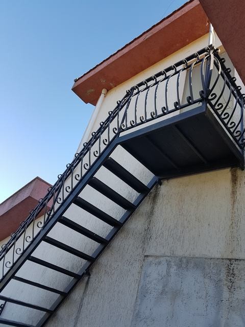 VILLA E TERRENO CAMIZZI - PRIZZI (PA)