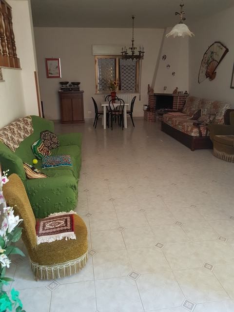 VILLA E TERRENO CAMIZZI - PRIZZI (PA)