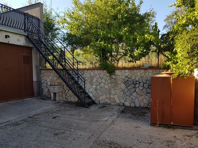VILLA E TERRENO CAMIZZI - PRIZZI (PA)