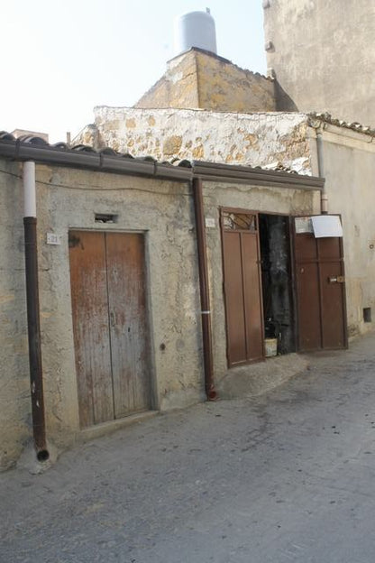 BARBARO WAREHOUSE VIA BLANCHINA 