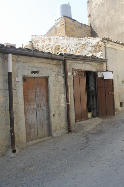 MAGAZZINO BARBARO VIA BLANCHINA