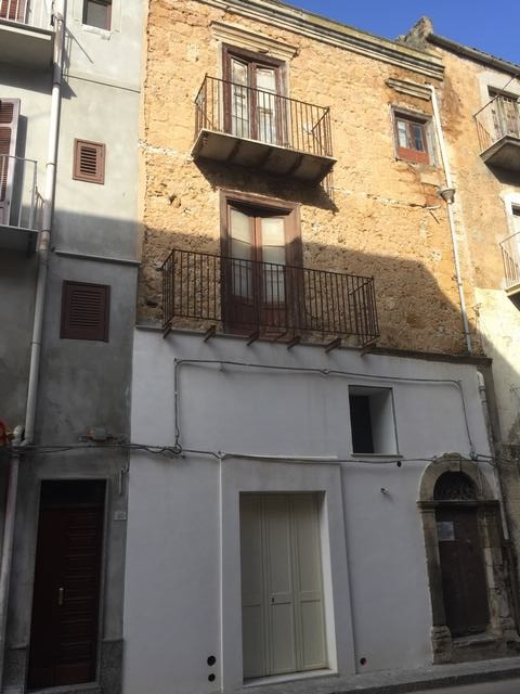 CASA BRANCATO – VIA MONTUORO E CORSO VITTORIO EMANUELE
