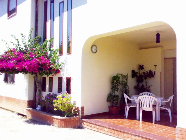 VILLA CON PISCINA - VILLA CARUSO