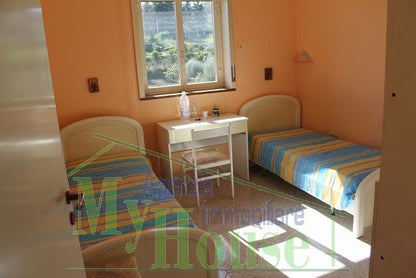 VILLA CON PISCINA - VILLA CARUSO