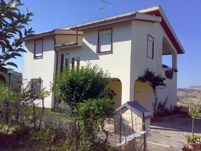 VILLA CON PISCINA - VILLA CARUSO