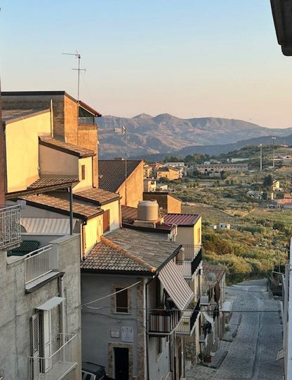 CASA MONTALBANO SALITA MARTIRI 16 MARZO