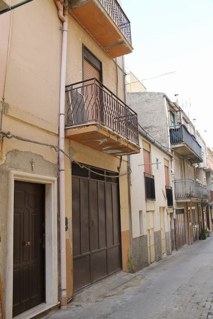 CASA VITO – CORTILE ARCURI