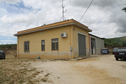 HOUSE AND LAND CARUSO – ZONA CAMPO SPORTIVO