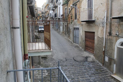 CASA MARTORANA MARINO VIA MONTALBANO