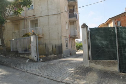 APPARTAMENTO E MAGAZZINO VIA LA PIRA
