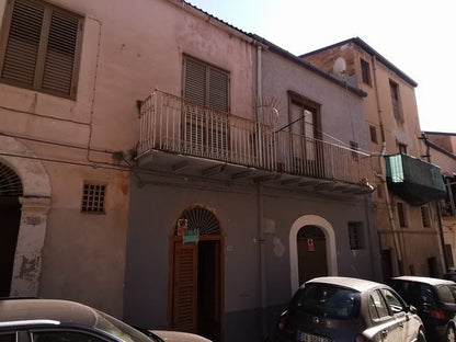 CASA ARFELI VIA ARIOSTO