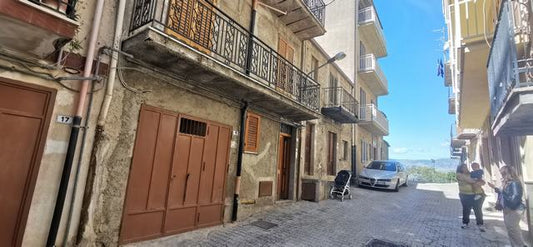 CASA CHIAZZA VIA GIOENI – ALESSANDRIA DELLA ROCCA (AG)