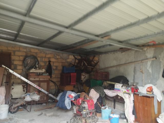 LAND AND WAREHOUSE BELLONE (BIVONA)