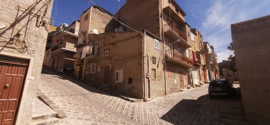 CASA ROMEO MISERENTINO – STA MARTIRI 16 MARZO/LARGO BELLI