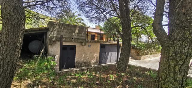 VILLA E TERRENO FARULLA – SANTO STEFANO QUISQUINA (AG)