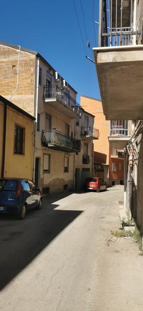 CASA RE VIA ANCONA CON AFFACCIO IN VIA AQUILA