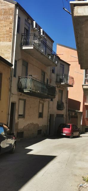 CASA RE VIA ANCONA CON AFFACCIO IN VIA AQUILA