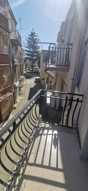 CASA RE VIA ANCONA CON AFFACCIO IN VIA AQUILA