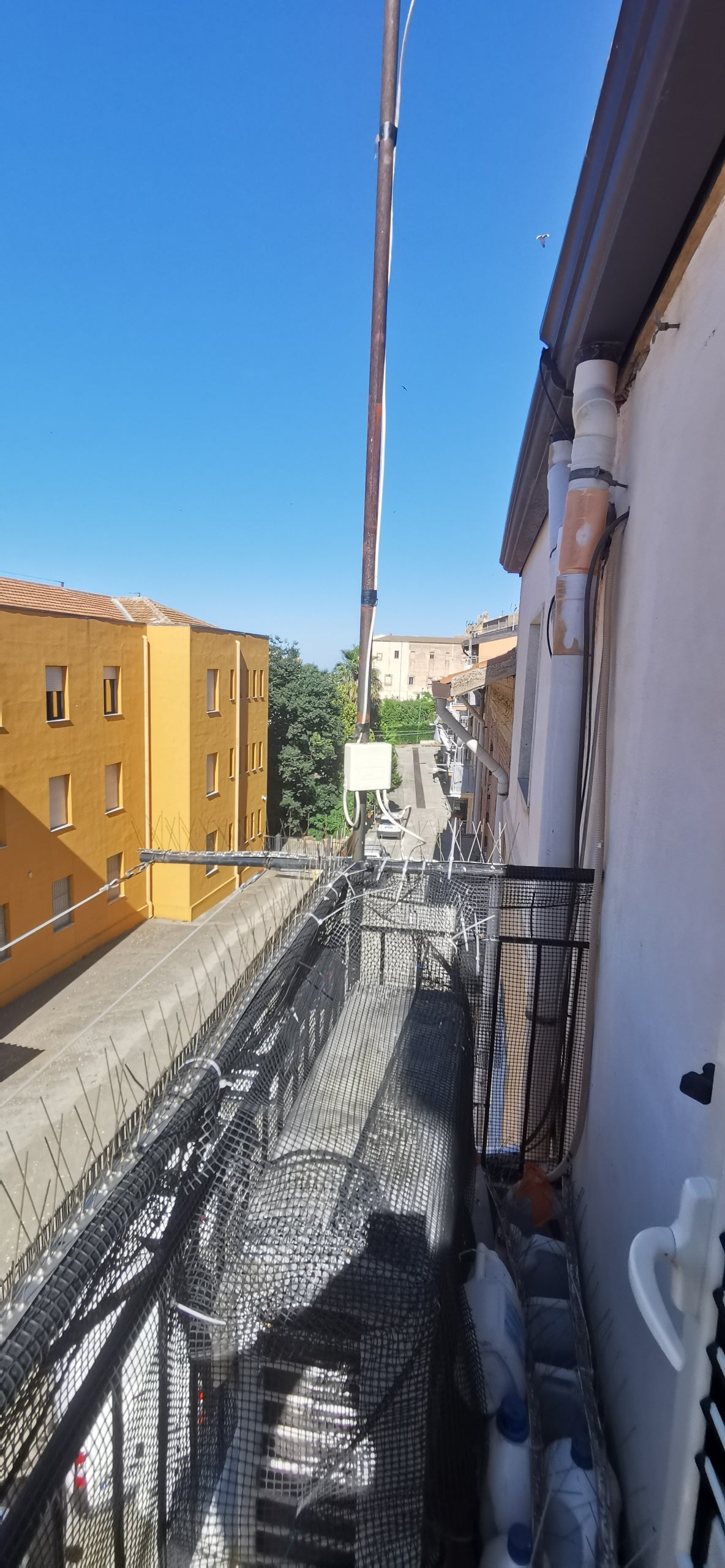 CASA RE VIA ANCONA CON AFFACCIO IN VIA AQUILA