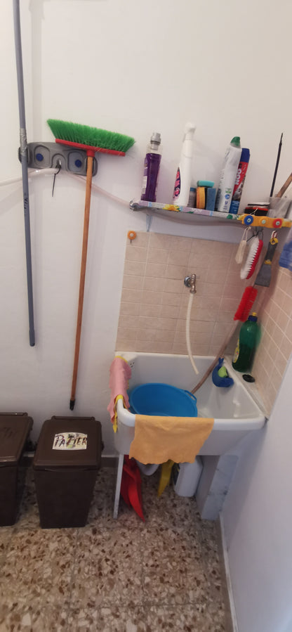 CASA RE VIA ANCONA CON AFFACCIO IN VIA AQUILA