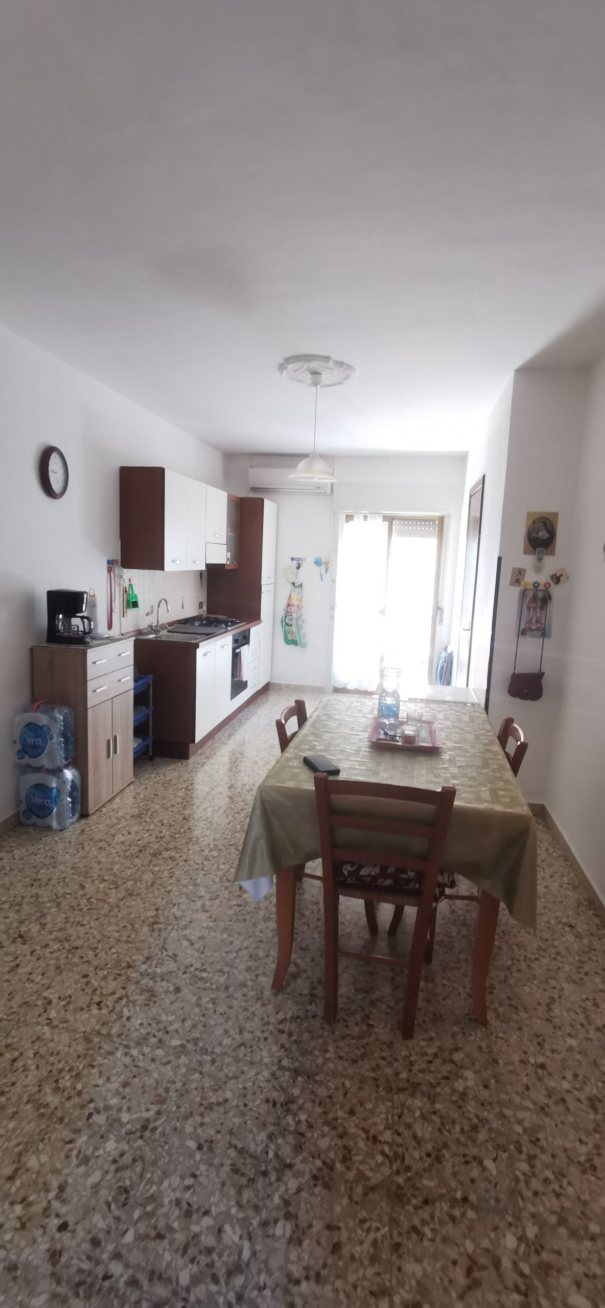 CASA RE VIA ANCONA CON AFFACCIO IN VIA AQUILA