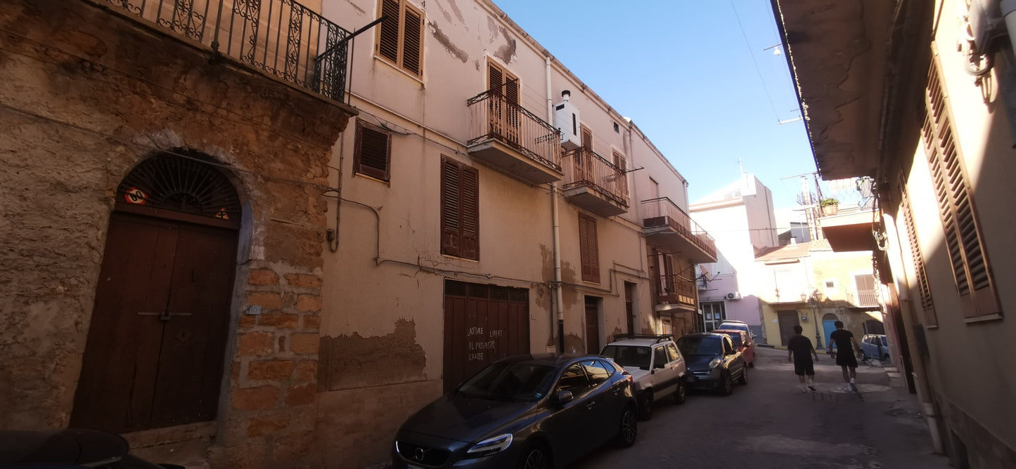 CASA CAMMARATA VIA SIRACUSA AND SALITA REGINA ELENA 