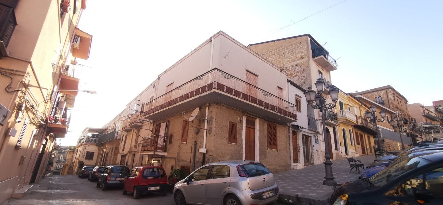 CASA CAMMARATA VIA SIRACUSA AND SALITA REGINA ELENA 
