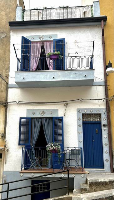 CASA MONTALBANO SALITA MARTIRI 16 MARZO